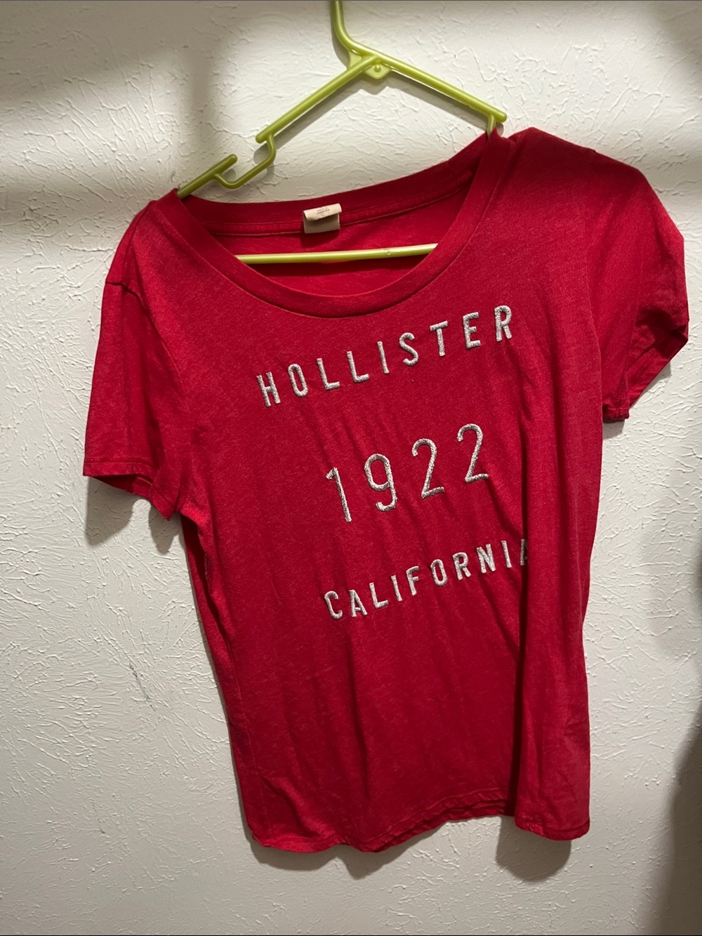 Hollister Red Short-Sleeve Graphic Tee - 1922 California